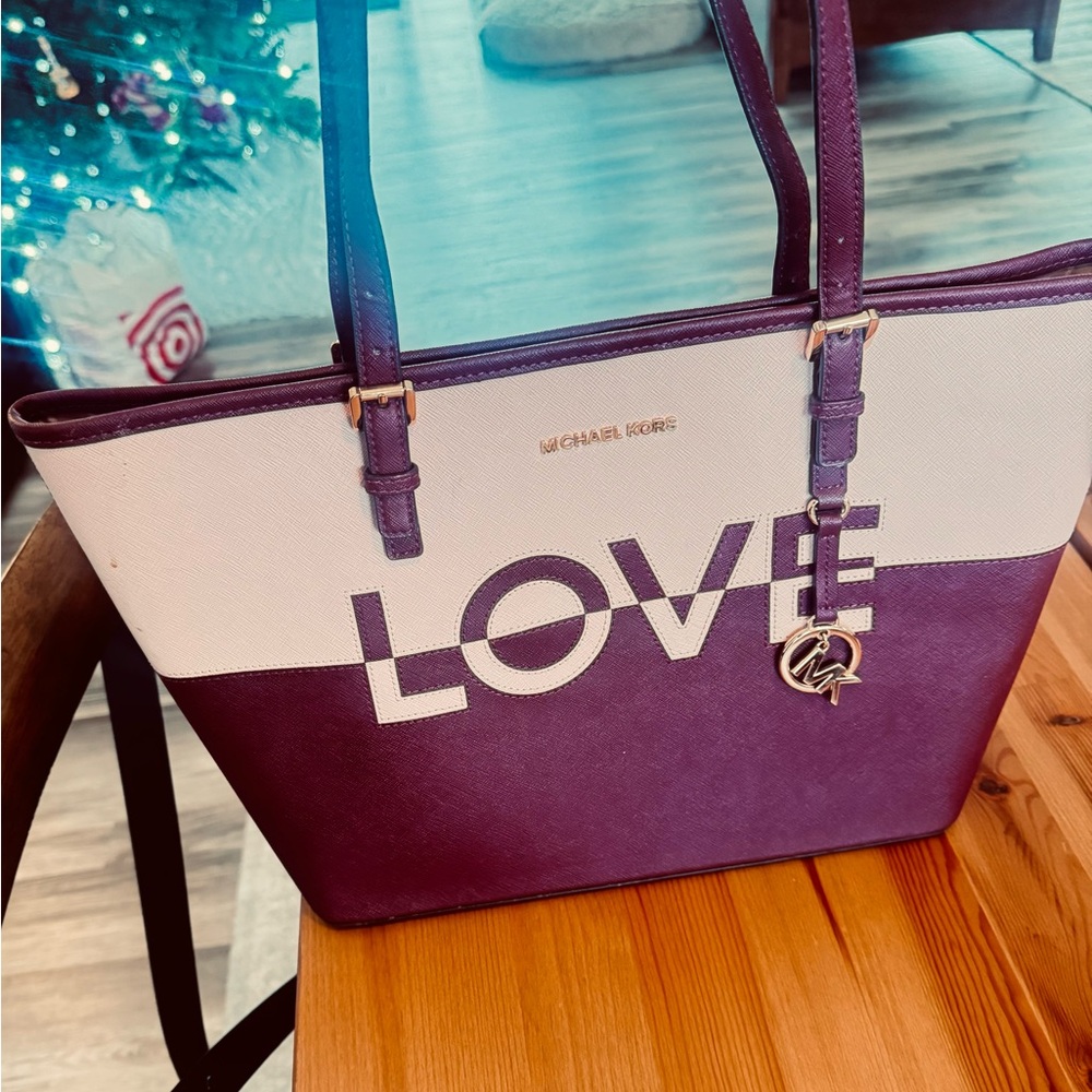 Michael Kors LOVE tote